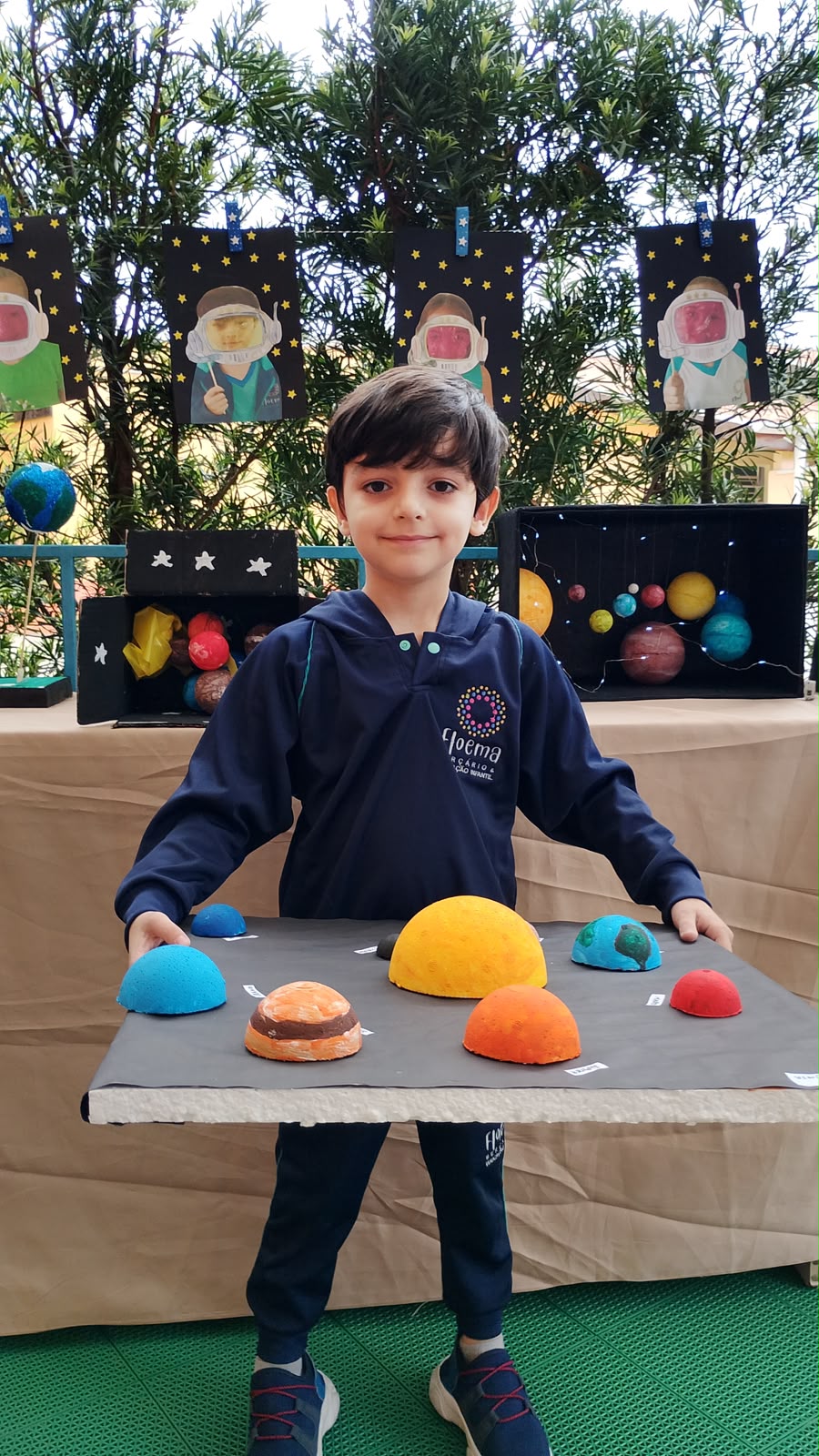 Projeto sobre o espaço desenvolvido por uma criança